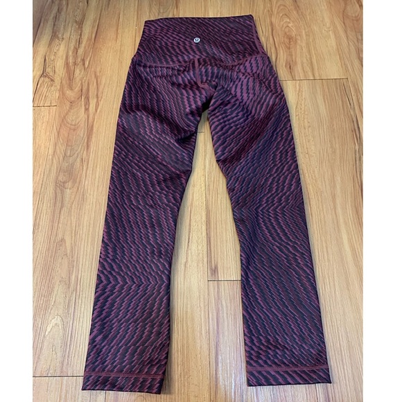 Lululemon Wunder Under Crop Hi-Rise Leggings - Picture 5 of 11